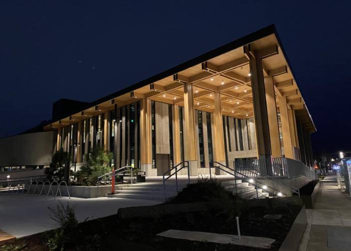 Exterior of the new East County Library, links to more information about East County Library opening. 