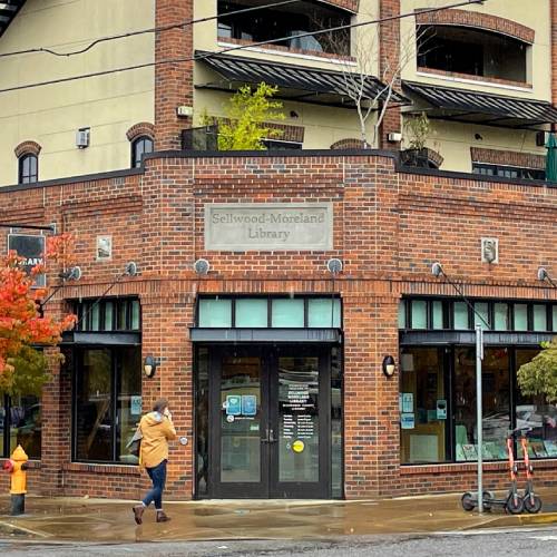 Exterior of Sellwood-Moreland Library, links to location page for Sellwood-Moreland Library.